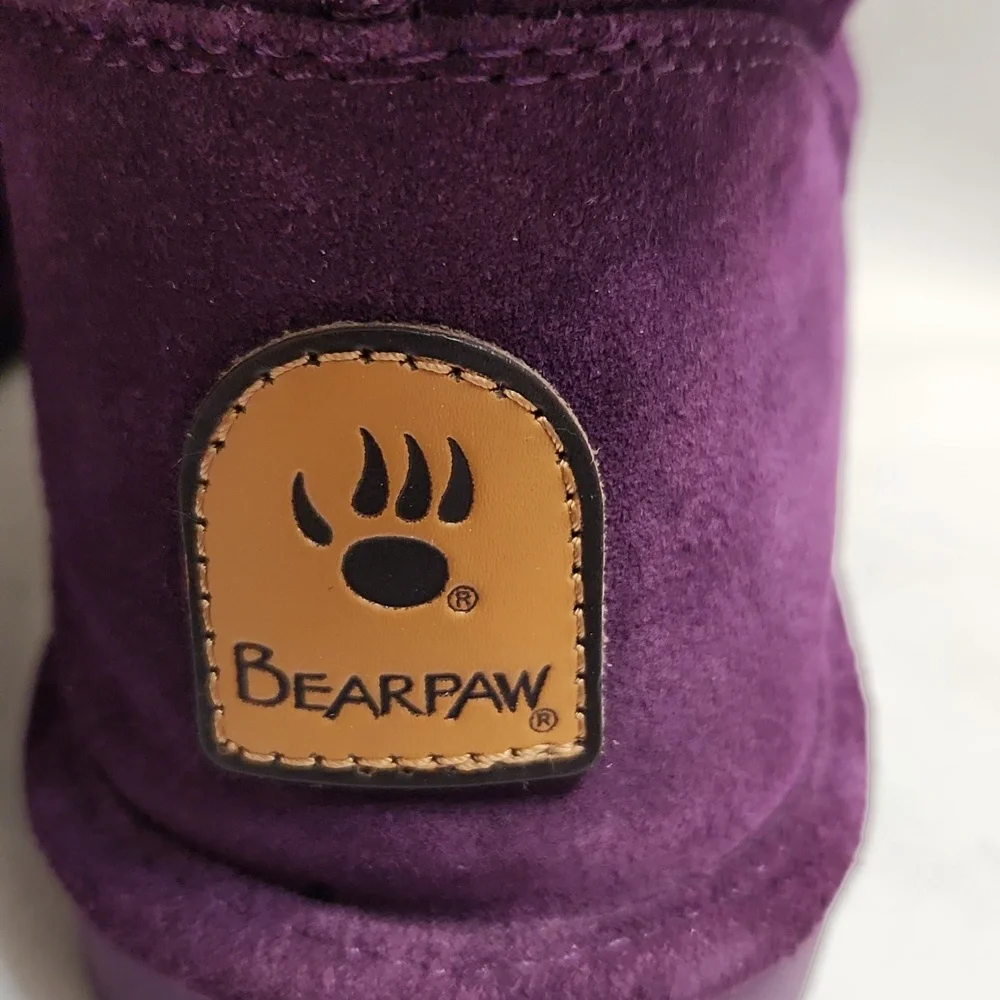 BearPaw Abby 6 Buckle Winterberry Suede Sheepskin Winter Short Boots (W size 8)